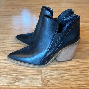 Vince Camuto Black Leather booties